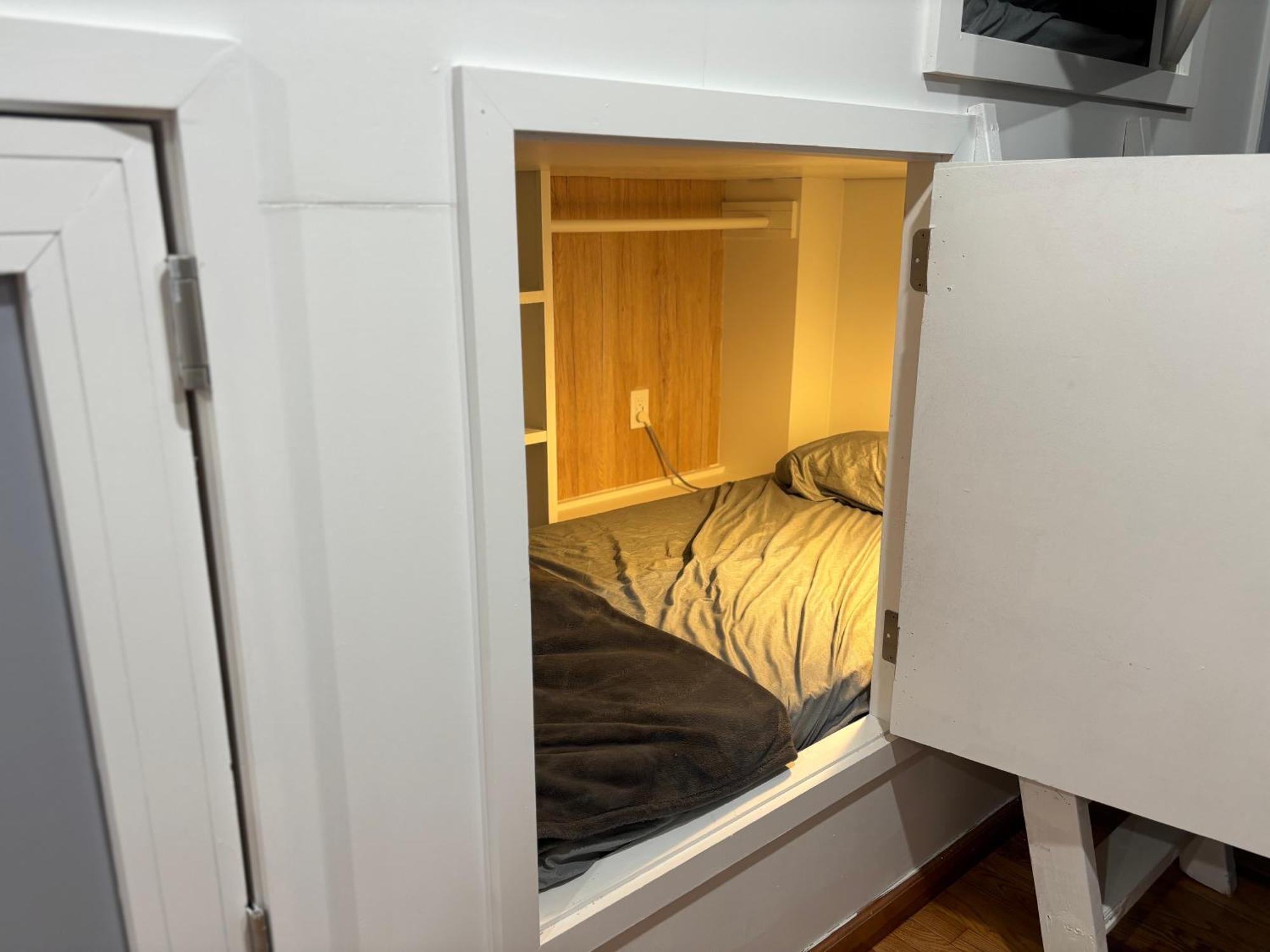 Capsule Hostel Newark Ngoại thất bức ảnh