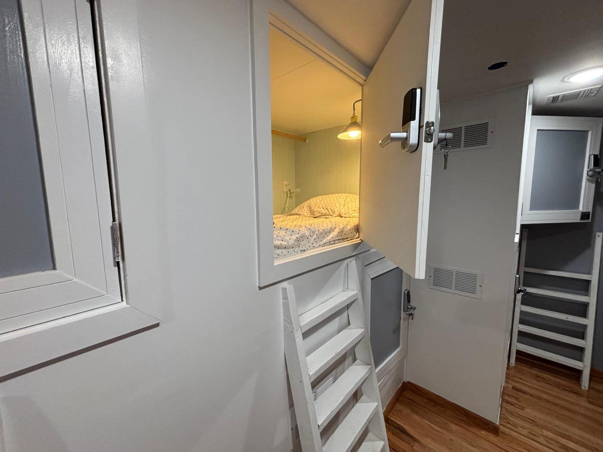 Capsule Hostel Newark Ngoại thất bức ảnh
